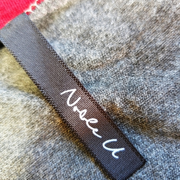 NOBLE U 3/4 Sleeve Top - Picture 3 of 4